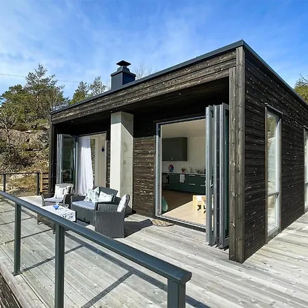 Holiday home Stunning In With Kitchen *
